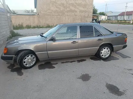 Mercedes-Benz E 200 1991 года за 2 100 000 тг. в Шымкент – фото 7