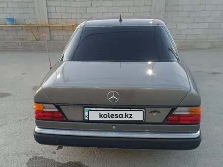 Mercedes-Benz E 200 1991 года за 2 100 000 тг. в Шымкент – фото 9