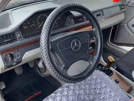 Mercedes-Benz E 220 1994 года за 2 500 000 тг. в Караганда – фото 7