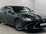 Lexus ES 250 Luxury 2.5 2022 года за 23 000 000 тг. в Алматы – фото 3