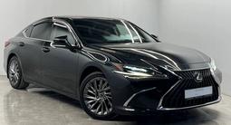 Lexus ES 250 Luxury 2.5 2022 года за 23 000 000 тг. в Алматы – фото 3