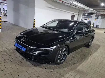 Hyundai Elantra 2023 года за 9 300 000 тг. в Астана