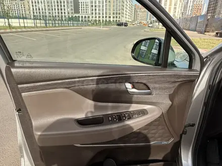Hyundai Santa Fe 2020 года за 13 000 000 тг. в Астана – фото 11