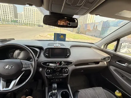 Hyundai Santa Fe 2020 года за 13 000 000 тг. в Астана – фото 14