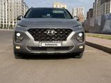 Hyundai Santa Fe 2020 года за 13 000 000 тг. в Астана