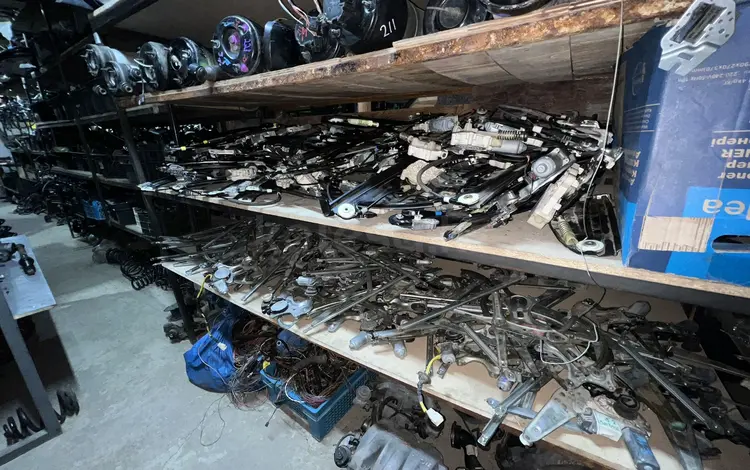 Стеклоподъемник на Lexus за 9 900 тг. в Актау