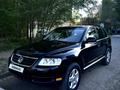 Volkswagen Touareg 2005 года за 4 700 000 тг. в Караганда – фото 4
