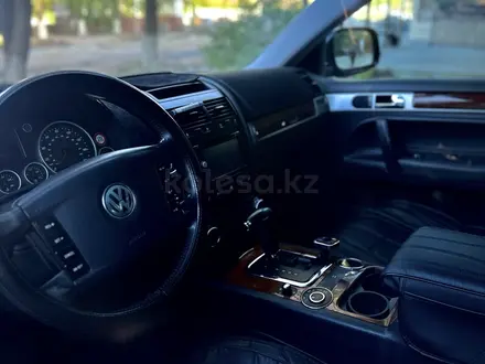 Volkswagen Touareg 2005 года за 4 700 000 тг. в Караганда – фото 6