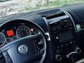 Volkswagen Touareg 2005 года за 4 700 000 тг. в Караганда – фото 8