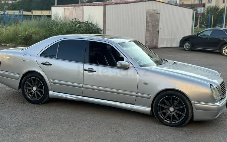 Mercedes-Benz E 55 AMG 1996 годаfor3 100 000 тг. в Караганда