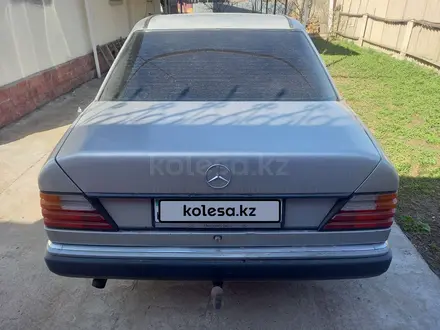 Mercedes-Benz E 220 1993 года за 2 000 000 тг. в Кордай – фото 2