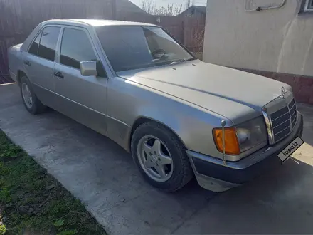 Mercedes-Benz E 220 1993 года за 2 000 000 тг. в Кордай – фото 4