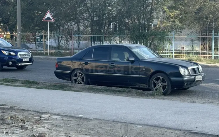 Mercedes-Benz E 280 1997 годаүшін2 100 000 тг. в Атырау