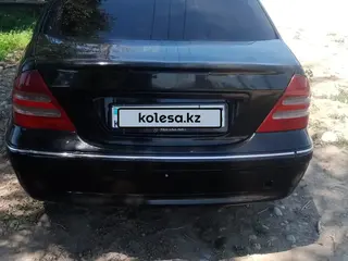 Mercedes-Benz C 240