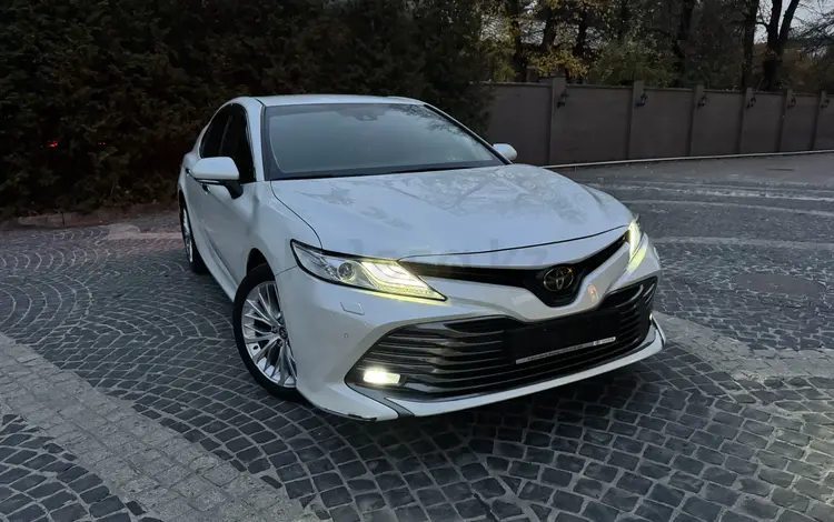 Toyota Camry 2020 года за 15 800 000 тг. в Алматы