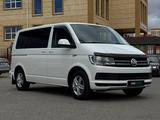 Volkswagen Caravelle 2015 годаүшін15 950 000 тг. в Кокшетау – фото 2