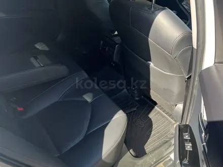 Toyota Camry 2019 года за 15 300 000 тг. в Уральск – фото 11