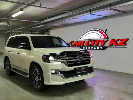 Toyota Land Cruiser 2019 года за 39 900 000 тг. в Астана