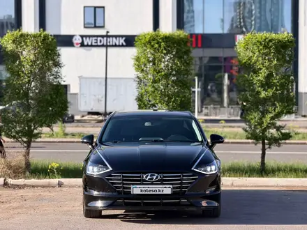 Hyundai Sonata 2023 года за 10 700 000 тг. в Астана – фото 2