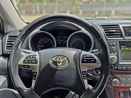 Toyota Highlander 2011 года за 10 500 000 тг. в Астана – фото 11