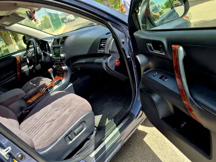 Toyota Highlander 2011 года за 10 500 000 тг. в Астана – фото 25
