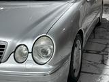 Mercedes-Benz E 320 2000 года за 4 700 000 тг. в Актау