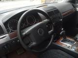 Volkswagen Touareg 2003 года за 3 200 000 тг. в Темиртау – фото 3