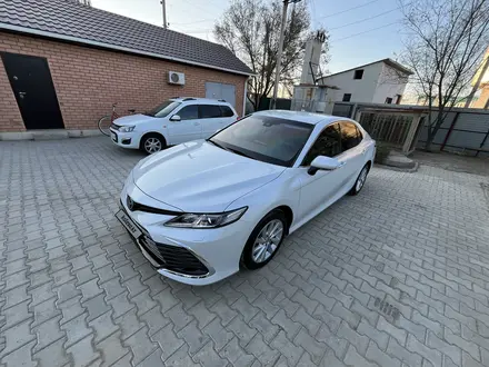 Toyota Camry 2023 года за 18 000 000 тг. в Атырау – фото 11