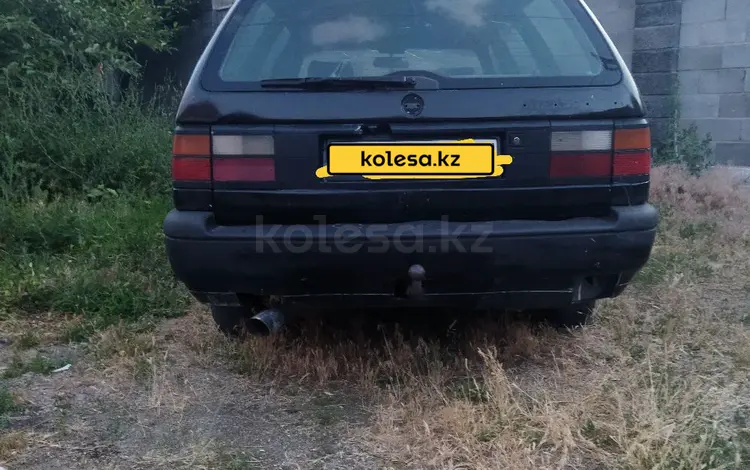 Volkswagen Passat 1992 годаfor880 000 тг. в Алматы