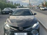 Toyota Camry 2019 года за 13 500 000 тг. в Астана – фото 2