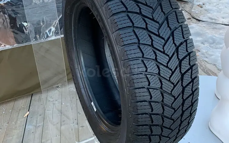 225-70-16 Michelin X-Ice Snow за 110 000 тг. в Алматы