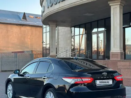 Toyota Camry 2019 года за 14 900 000 тг. в Тараз – фото 6