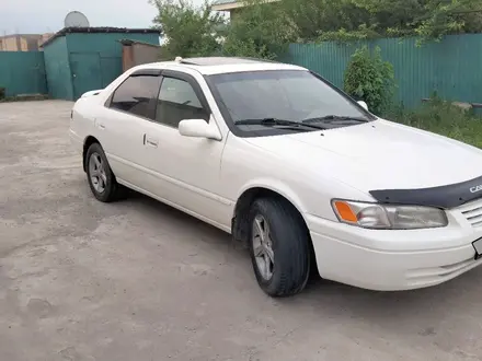 Toyota Camry 1998 года за 3 200 000 тг. в Алматы – фото 19