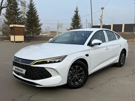BYD Qin L DM-i Leading 2025 года за 9 900 000 тг. в Алматы – фото 11