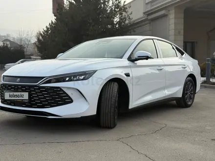 BYD Qin L DM-i Leading 2025 года за 9 900 000 тг. в Алматы – фото 22