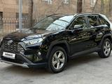 Toyota RAV4 2020 года за 13 600 000 тг. в Алматы – фото 4