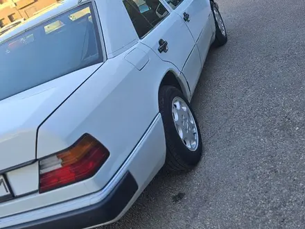 Mercedes-Benz E 200 1991 года за 2 100 000 тг. в Астана – фото 13