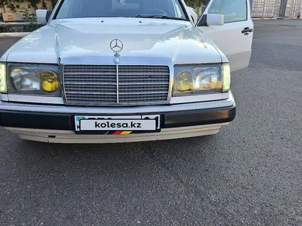 Mercedes-Benz E 200 1991 года за 2 100 000 тг. в Астана – фото 33