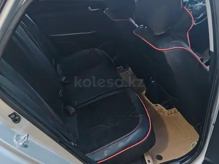 Hyundai Accent 2018 года за 5 300 000 тг. в Актау – фото 5