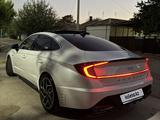 Hyundai Sonata 2021 года за 13 500 000 тг. в Шымкент – фото 3