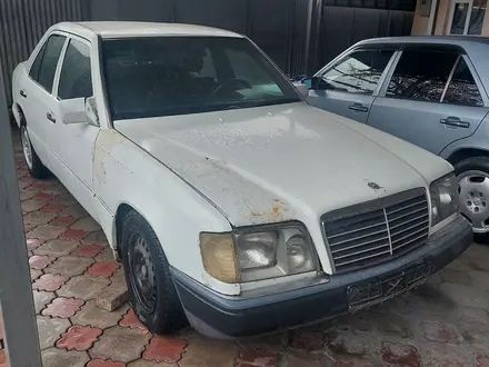 Mercedes-Benz E 220 1995 года за 600 000 тг. в Алматы – фото 3