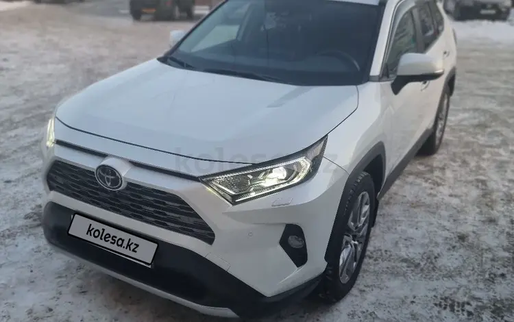 Toyota RAV4 2021 года за 16 800 000 тг. в Павлодар