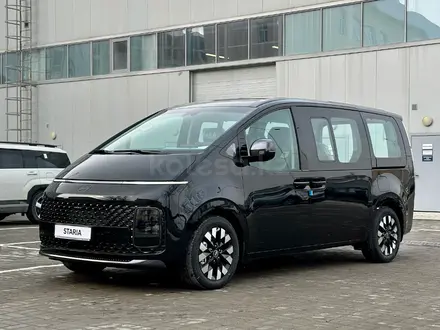 Hyundai Staria Luxe 2026 года за 27 990 000 тг. в Шымкент