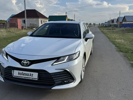Toyota Camry 2023 года за 14 700 000 тг. в Костанай – фото 5