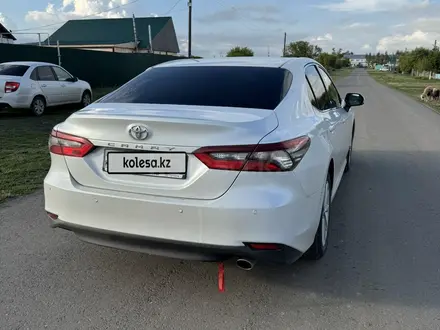 Toyota Camry 2023 года за 14 700 000 тг. в Костанай – фото 7