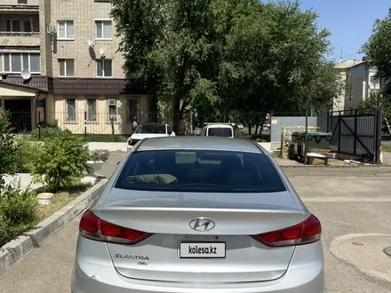 Hyundai Elantra 2017 года за 5 100 000 тг. в Уральск – фото 5