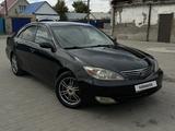 Toyota Camry 2002 года за 4 300 000 тг. в Актобе – фото 2