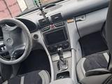 Mercedes-Benz C 200 2001 годаүшін2 000 000 тг. в Шахтинск – фото 5