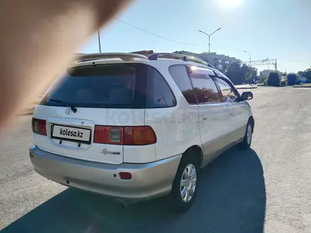 Toyota Ipsum 1997 года за 4 200 000 тг. в Алматы