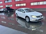 Volkswagen Passat 2012 года за 4 100 000 тг. в Актобе – фото 2